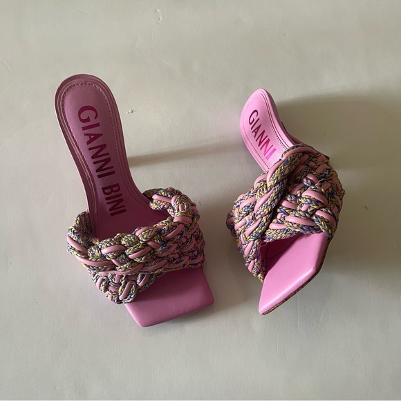 Women’s Corded Woven Leather Square Toe Sandals - Picture 5 of 8